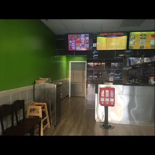 the inside of a fast food restaurant