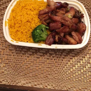 So I asked if they had brown rice and as you can see they clearly is not brown rice, and my chicken is sauceless.