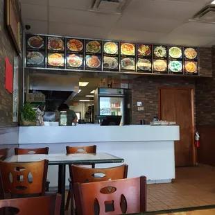 the interior of a chinese restaurant