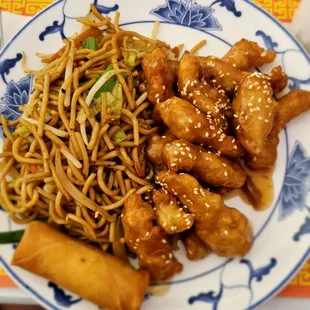 Sesame Chicken with house lo mien