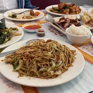 Honey Walnut Shrimp Chicken Lo Mein Broccoli Beef