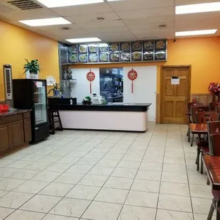 Clean, comfortable dinning environment