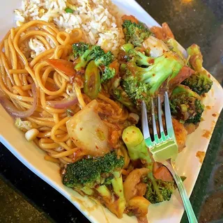L15. Shrimp with Broccoli Lunch
