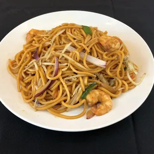 Shrimp chow mein noodle.