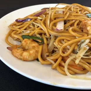 Shrimp chow mein noodle.