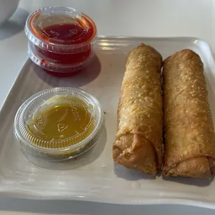 2 piece eggroll and spicy mustard