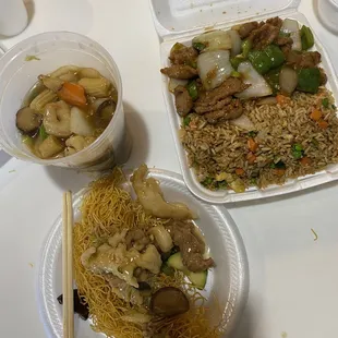 HK Hong Kong Style Crispy Noodles and L16. Beef Pepper Steak Lunch Special
