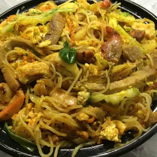 Singapore Rice Noodles again but seems to have more meat...yeah!