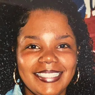 Lauren E C.