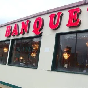 the outside of a restaurant