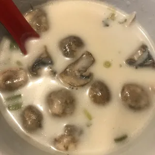 Tom Kha