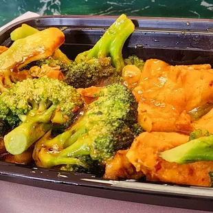 Curry tofu with broccoli