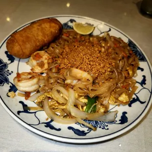 Lunch Combo - Pad Thai With Shrimp.  Comes With An Egg Roll And Soup.