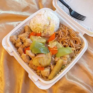Yellow Curry Chicken Lunch Combo