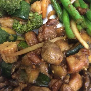 Beef and green beans , shrimp and chicken