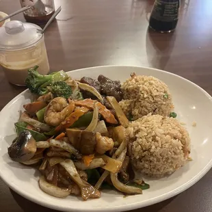 Three delight, dinner, shrimp, chicken beef