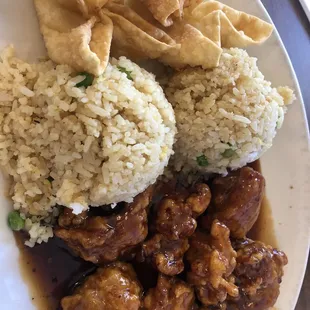 General Tso&apos;s chicken, fried rice, rangoons