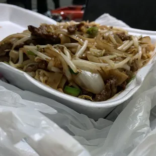 beef chow fun ($10.99)