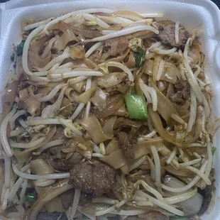beef chow fun ($10.99)