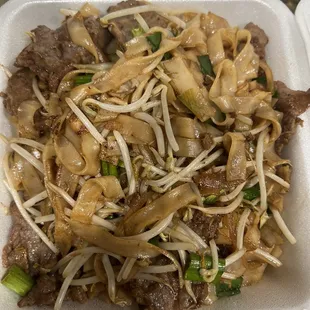 Beef chow fun