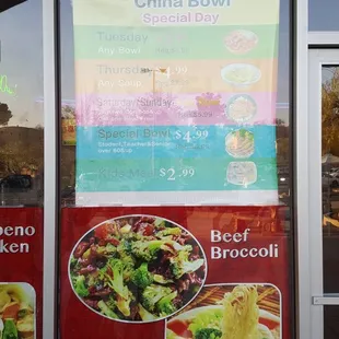 outside, ramen and noodles