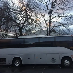 There are a big parking log,they can take group