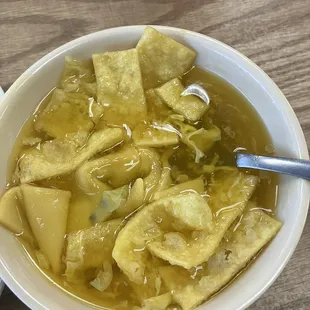 Crispy noodles were stale. And wonton was mushy and old