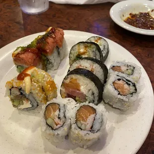 Decent mediocre quality sushi rolls!