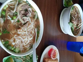 Shawnee Pho