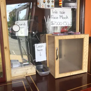 Contactless food pickup during COVID-19 pandemic