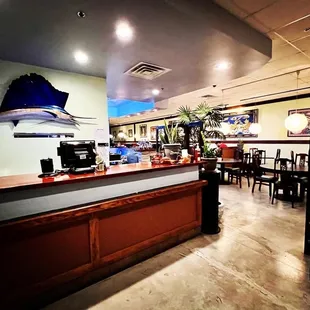 sushi and sashimi, interior