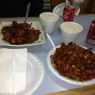 Huge portions!  An entire plate filled with meat, and a bowl of rice.  This is dinner size, NOT LUNCH.