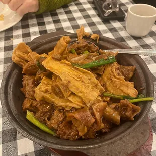 Dry bean curd with beef  brisket