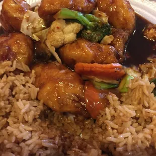 Amazing Hunan chicken....they do a smash up to go service