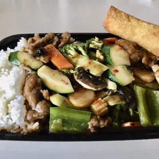 Sunday Combo Hunan Beef with white rice and egg roll