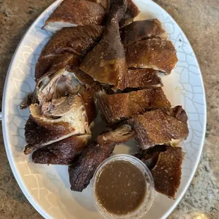 北京烤鸭：3.5/5，我不太爱吃，皮脆脆的蛮香，但是里面的肉有一点腥