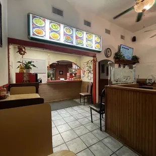 the interior of a chinese restaurant