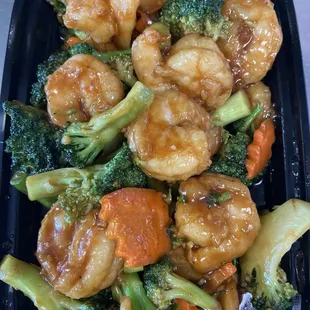 Shrimp with broccoli