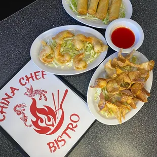 Fried shrimp
Creamy crab puffs
Egg rolls