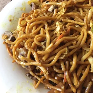 Vegetable lo mein