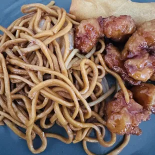 chow mein, toa chicken and egg roll
