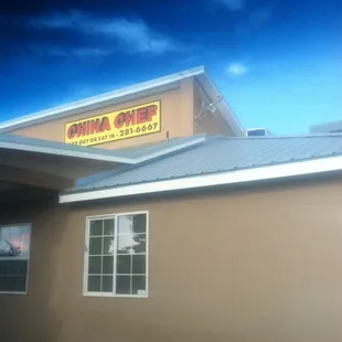 a view of the outside of a restaurant