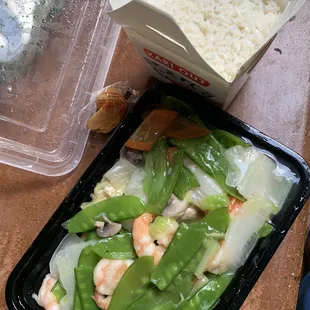 Snow peas and shrimp