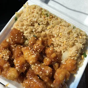 Sesame chicken lunch combo