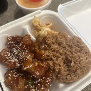 L8. Sesame Chicken Lunch Special