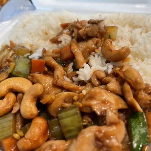 104. Chicken with Cashew Nuts