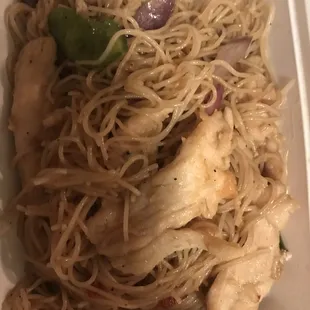 Not too many veggies, sort of bland. Certainly not spicy AT ALL Thai Mai Fun*