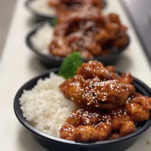 Sesame chicken with white rice