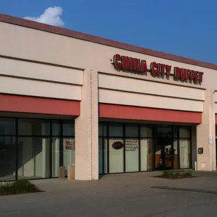 the front of a chinese restaurant