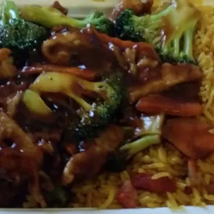 This is the chicken with broccoli combination with pork fried rice, I ordered the rice without veggies.